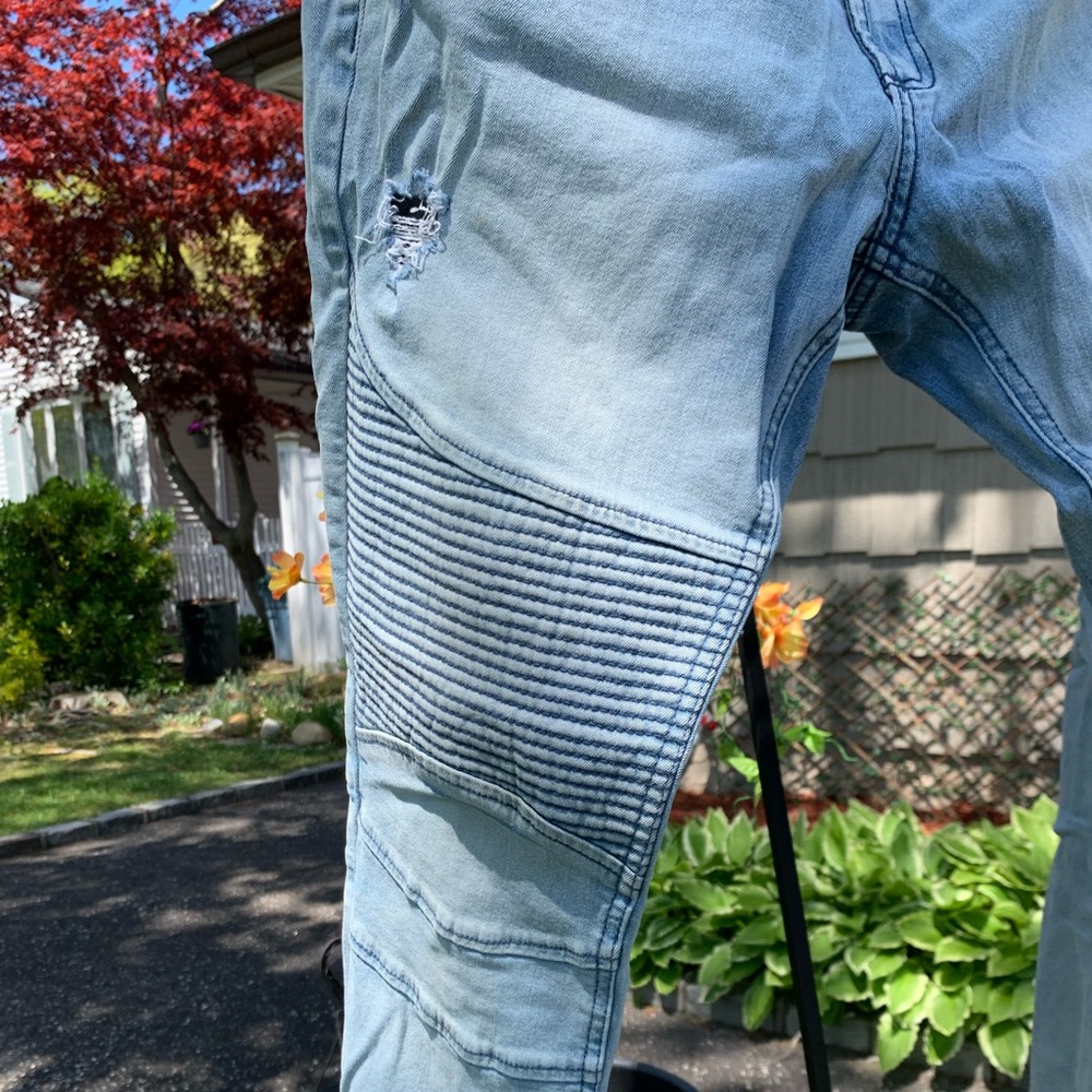 Distressed Jeans - Picture 3 of 3